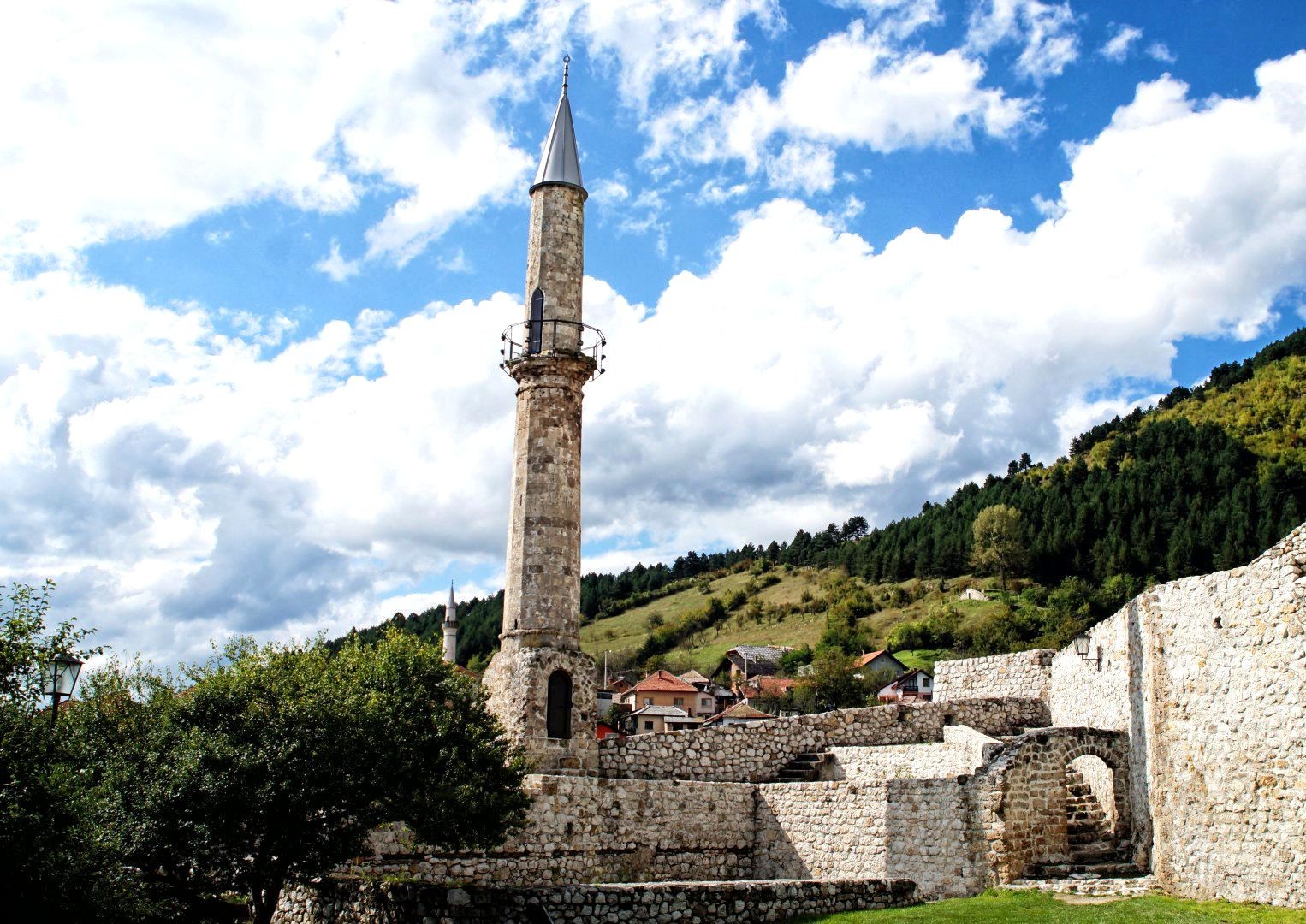 Piękny Travnik i twierdza w Travniku
