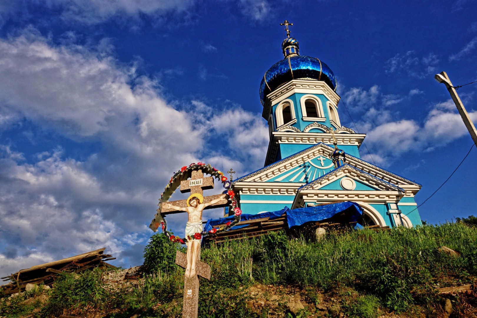 Piękna cerkiew we wsi Kostylivka