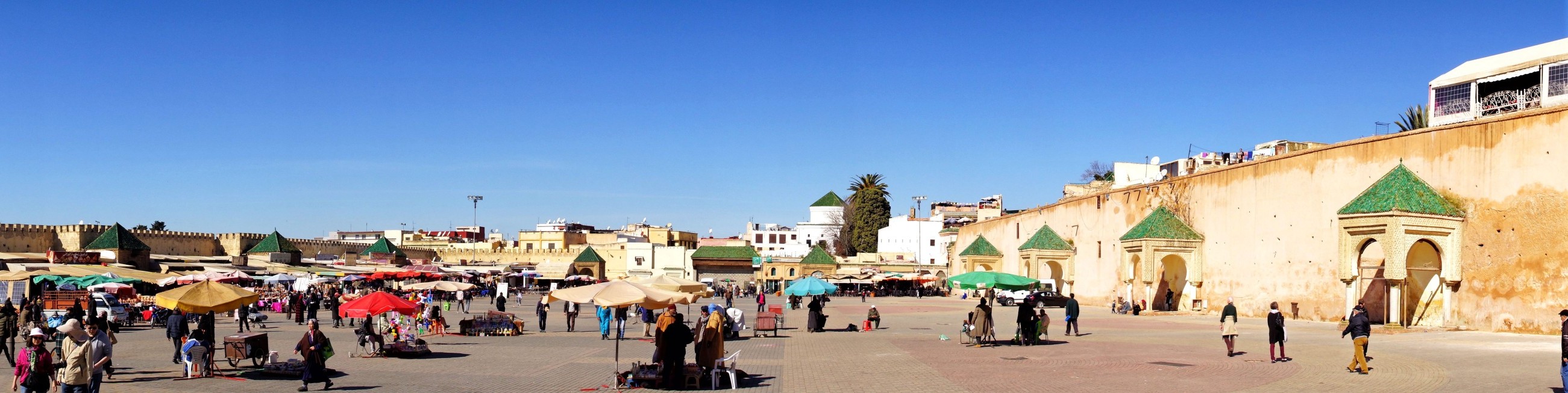 Plac al-Hadim w panoramie Meknes