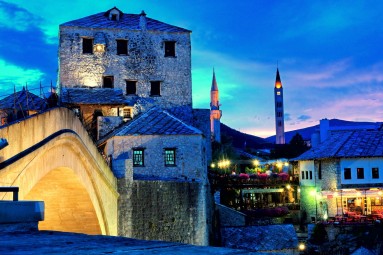 Zwiedzanie Mostaru nocą
